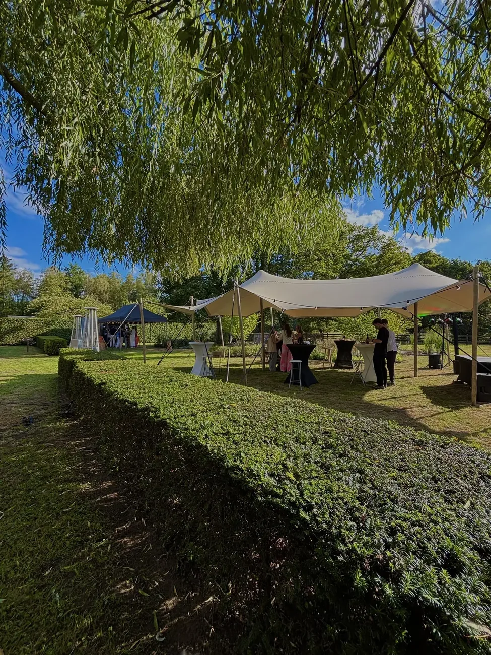 Stretchtent feest avond grote groep Limburg