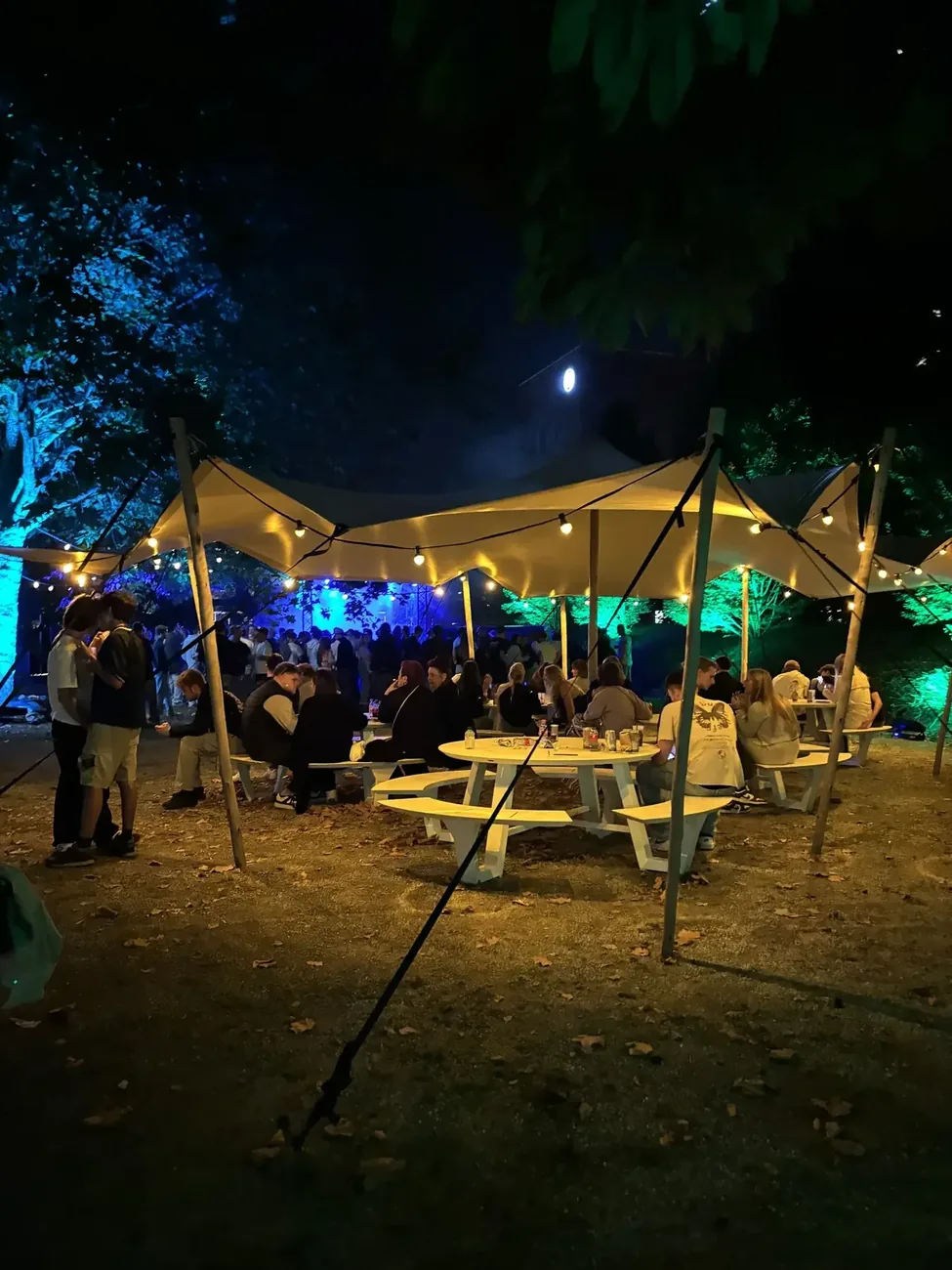 Stretchtent nachtfestival sfeerverlichting Limburg